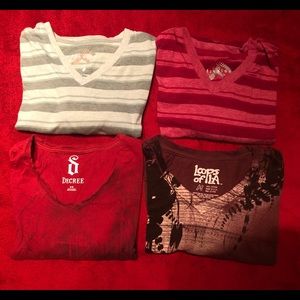 Lot of 4 V-Neck short-sleeved tee shirts